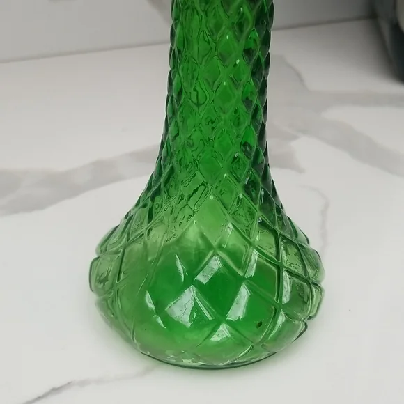 Vintage green bud vase - Picture 3 of 5